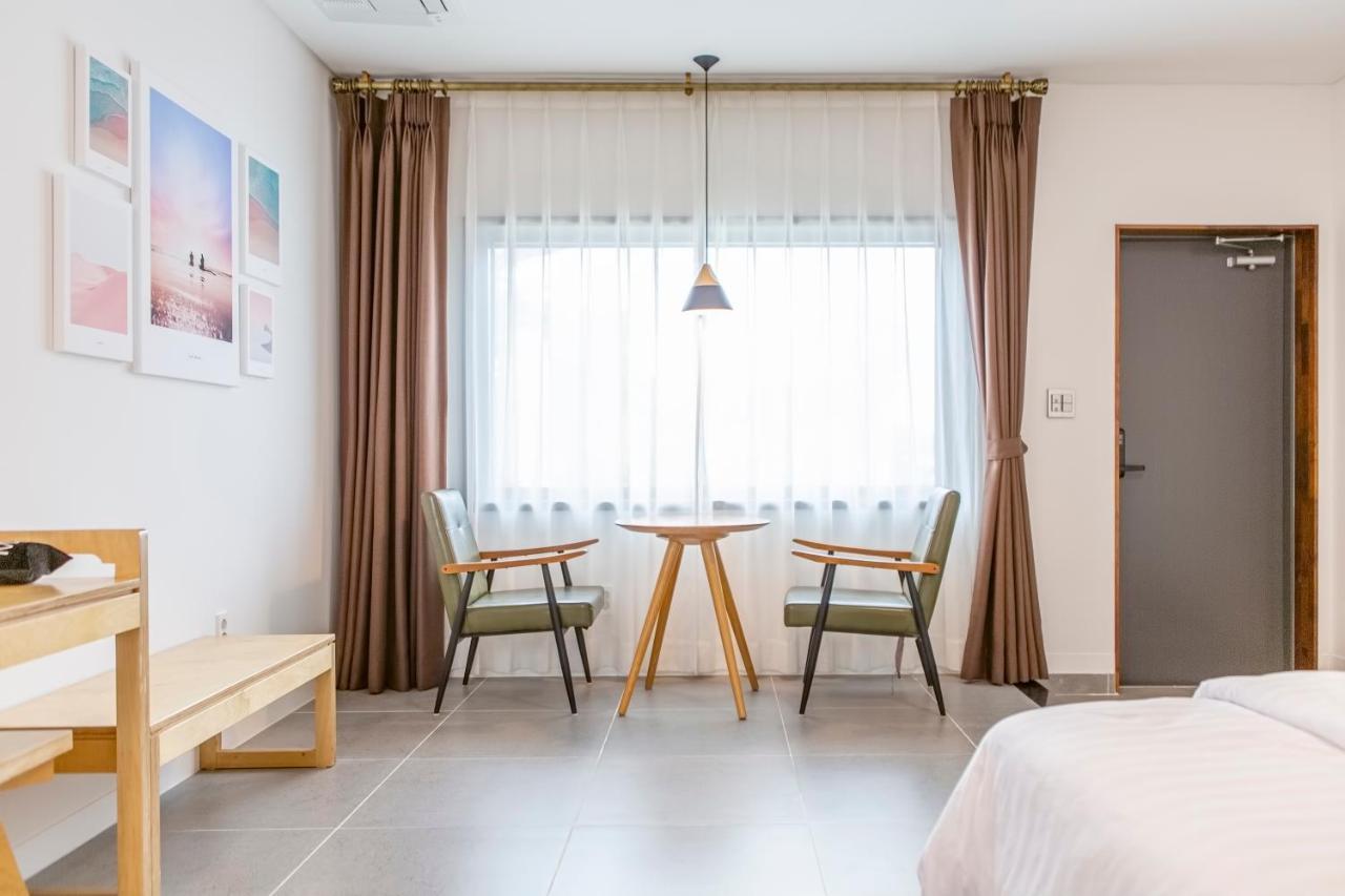 Lunamar Pension Jeju Esterno foto
