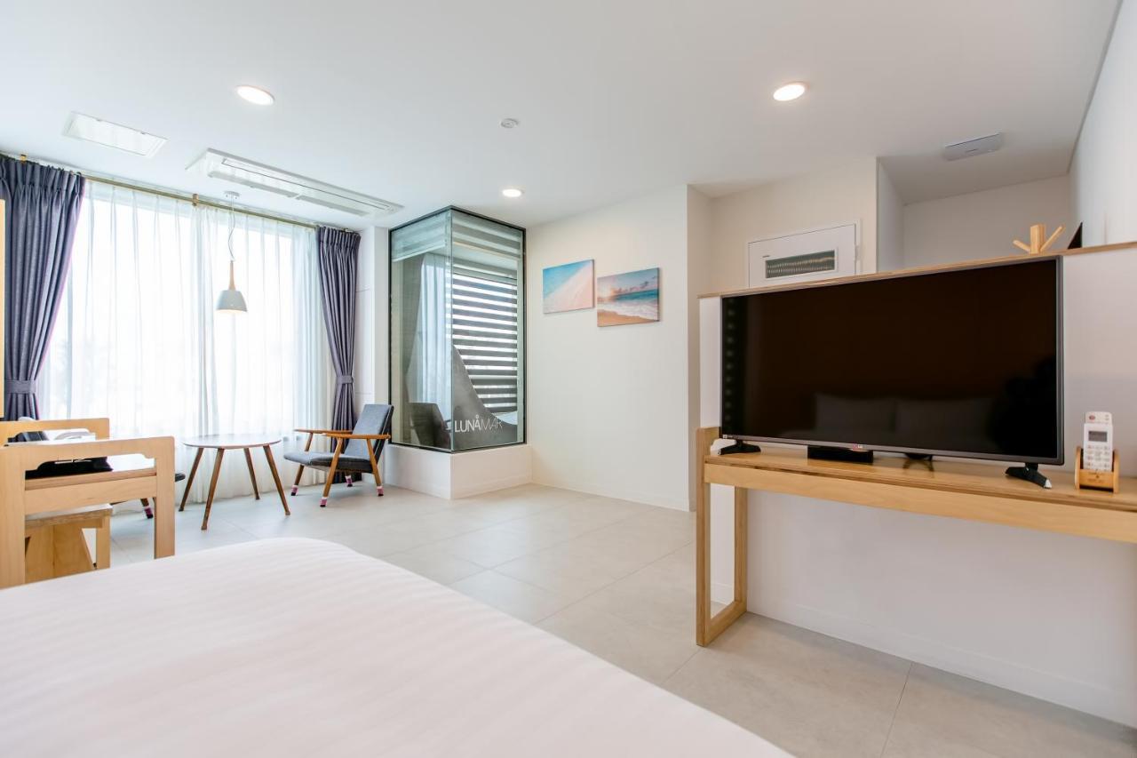 Lunamar Pension Jeju Esterno foto